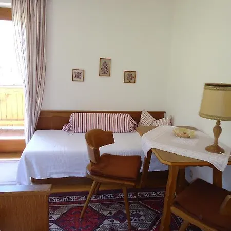 Josefinenhof Гостевой дом