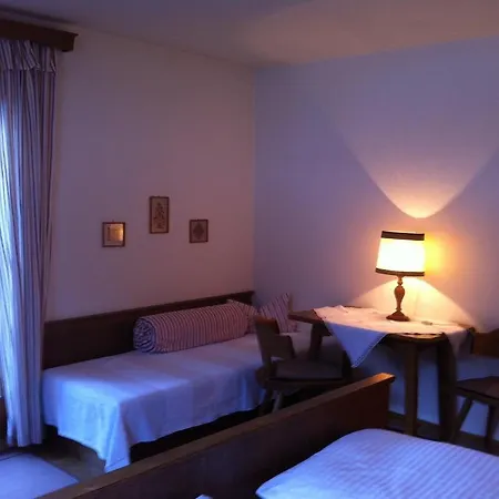 בית הארחה Josefinenhof 3*